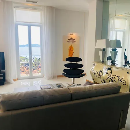 Le Grand Apartment